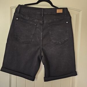 Judy Blue Black Denim Bermudas Size 1X